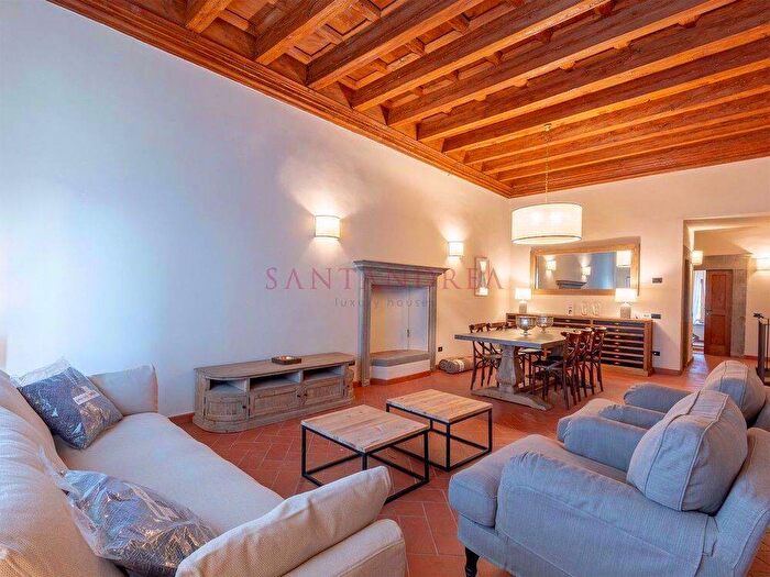 Appartamento con 6 locali in affitto in Via Loggia dei Bianchi, Serpiolle, Firenze