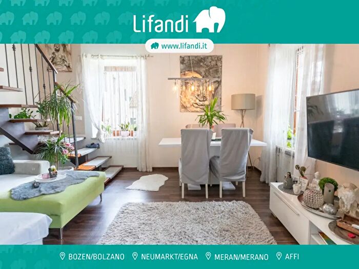 Appartamento trilocale in vendita in Via Marconi, Postal