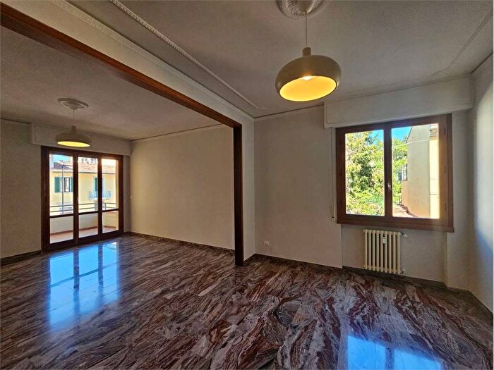 Appartamento quadrilocale in affitto in Le Cure, Firenze