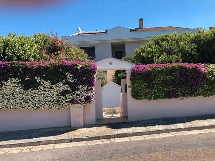 Casa con 7 locali in affitto in Via degli Abeti, Quartu Sant'Elena