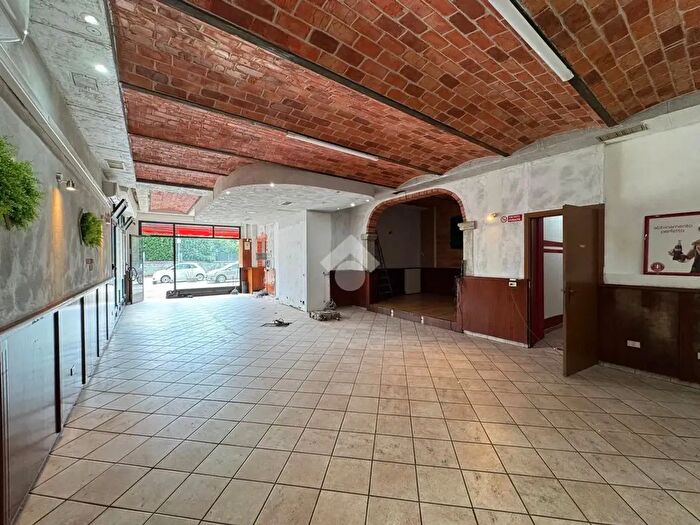 Appartamento trilocale in vendita in Via Sempione, Oleggio