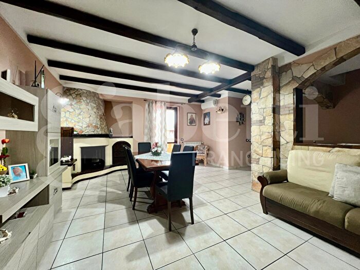 Casa con 7 locali in vendita in Via Monticelli, San Salvatore Telesino