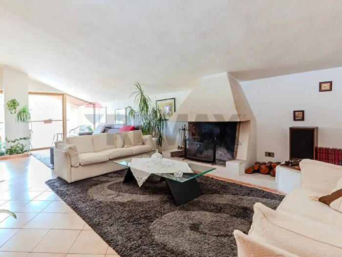 Appartamento con 5 locali in vendita in Cagliari