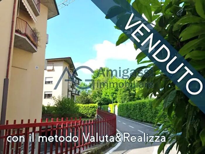 Appartamento quadrilocale in vendita in Via Francesco Petrarca, Torre Boldone