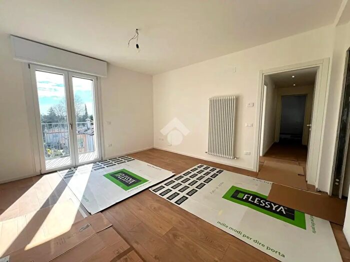 Appartamento trilocale in vendita in Via Ugo Bassi, Treviso