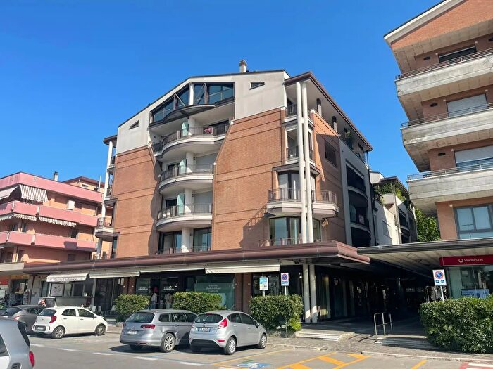 Appartamento trilocale in vendita in Viale Roma, Cervia