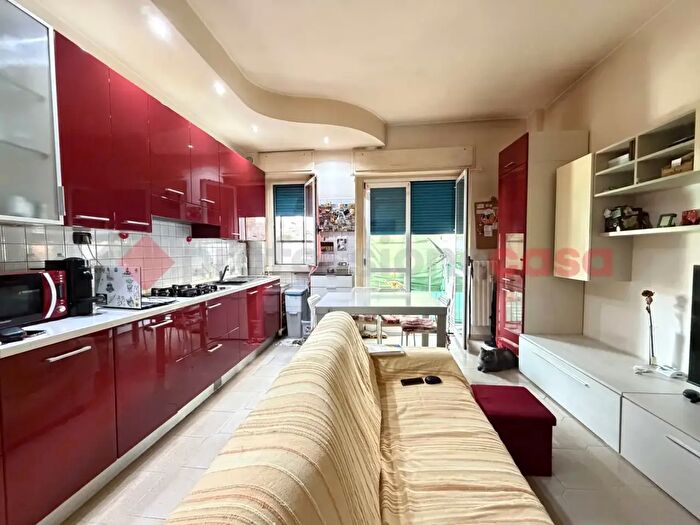Appartamento bilocale in vendita in Via Roma, Cesano Boscone