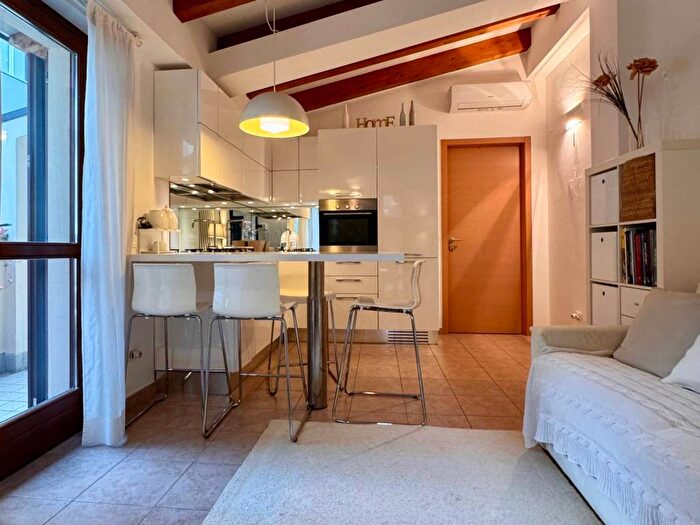 Appartamento bilocale in affitto in Via Antonello da Messina, Gambara, Milano