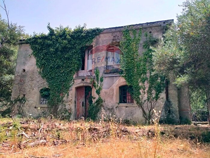 Casa con 6 locali in vendita in Via Marconi, Castiglione Di Sicilia