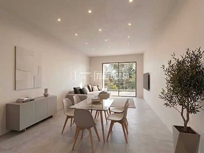 Casa quadrilocale in vendita in Via Olivola, Roma