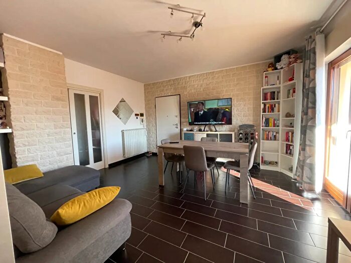 Appartamento con 6 locali in vendita in Via Michetti, Manoppello