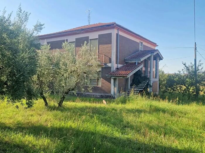 Casa con 5 locali in vendita in Via Vallemiccina, Alatri