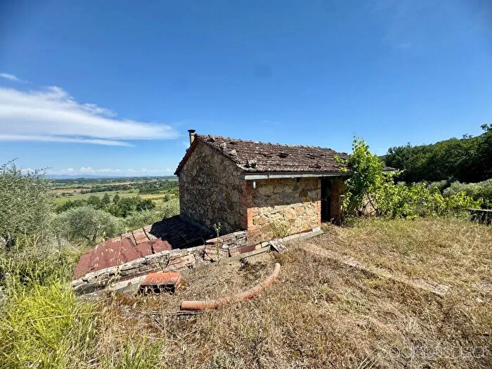 Casa quadrilocale in vendita in Strada Vicinale della Spessa, Sinalunga