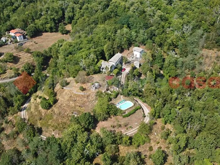 Casa con 16 locali in vendita in Località Fornione Snc, Fabbriche di Vergemoli