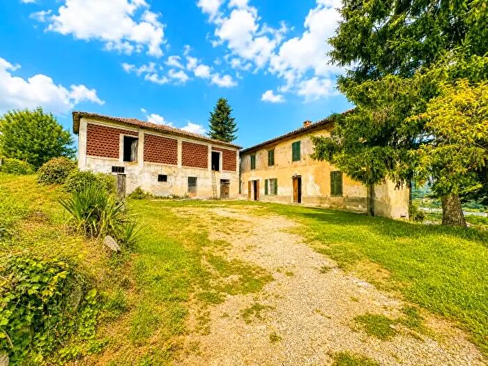 Casa quadrilocale in vendita in Località Robini, Santo Stefano Belbo