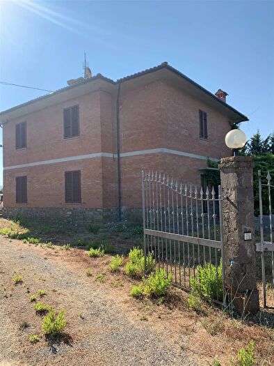 Appartamento con 14 locali in vendita in Via II Giugno a Poggibonsi Siena, Torrita Di Siena