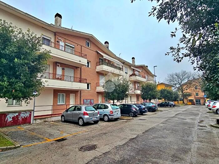 Appartamento quadrilocale in vendita in Via delle Azalee, Pesaro