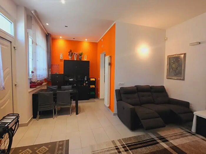 Casa con 5 locali in vendita in Viareggio