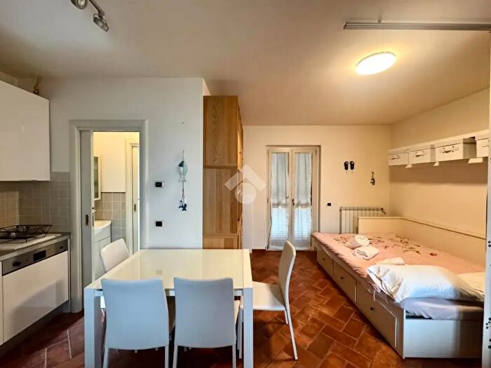 Appartamento monolocale in vendita in Via Carzano, Monte Isola