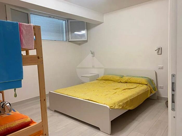 Casa con 6 locali in vendita in Minturno