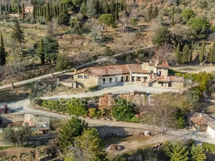 Casa con 6 locali in vendita in Case Sparse Cortona, Cortona