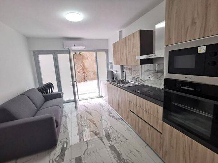 Appartamento bilocale in affitto in Via Settembre, Centro Storico, Catanzaro