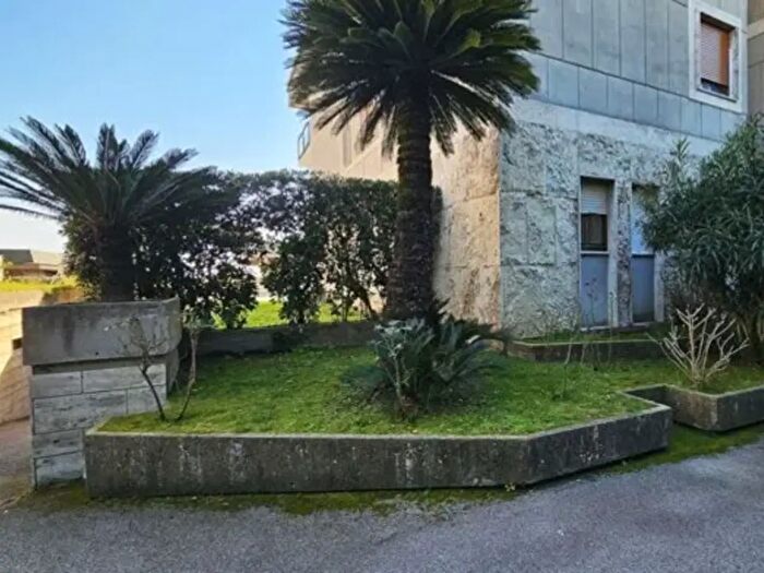 Appartamento con 6 locali in vendita in Via Stazio, Napoli