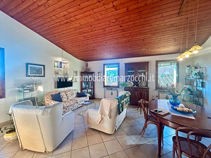 Appartamento quadrilocale in vendita in Via del Rialto, Siena