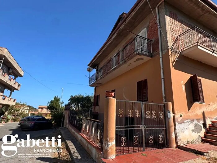 Casa con 5 locali in vendita in Via Piave Snc, Patti