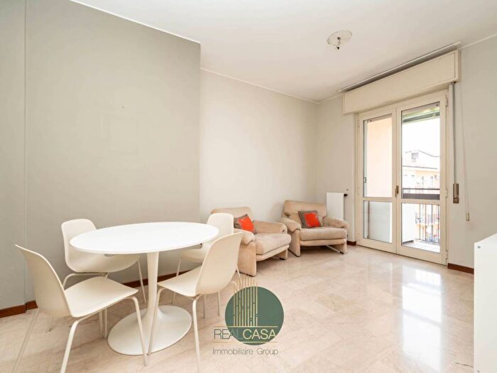 Appartamento bilocale in affitto in Via Rombon, Quartiere Feltre, Milano