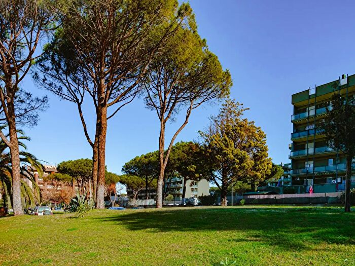 Appartamento trilocale in vendita in Viale Alfredo Ottaviani, Roma