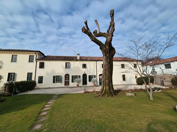 Casa con 7 locali in vendita in Via Arrigoni, Vigonza