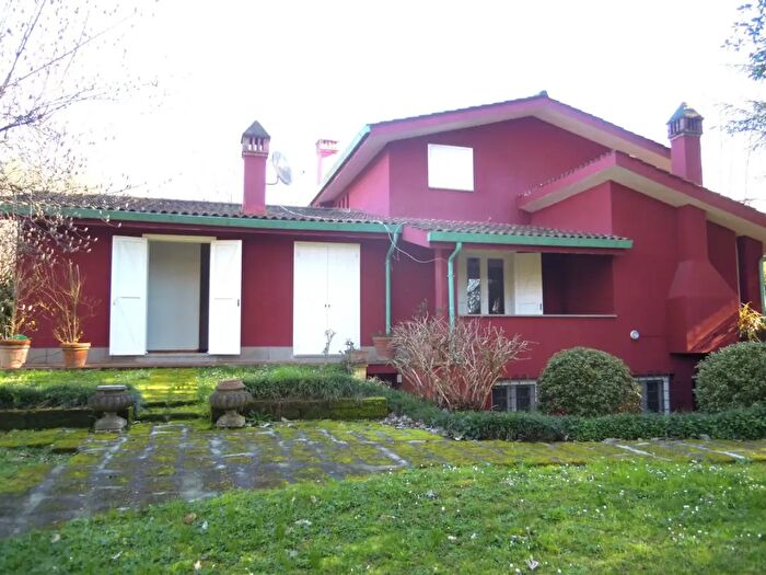 Casa con 5 locali in vendita in Largo Olgiata, Roma