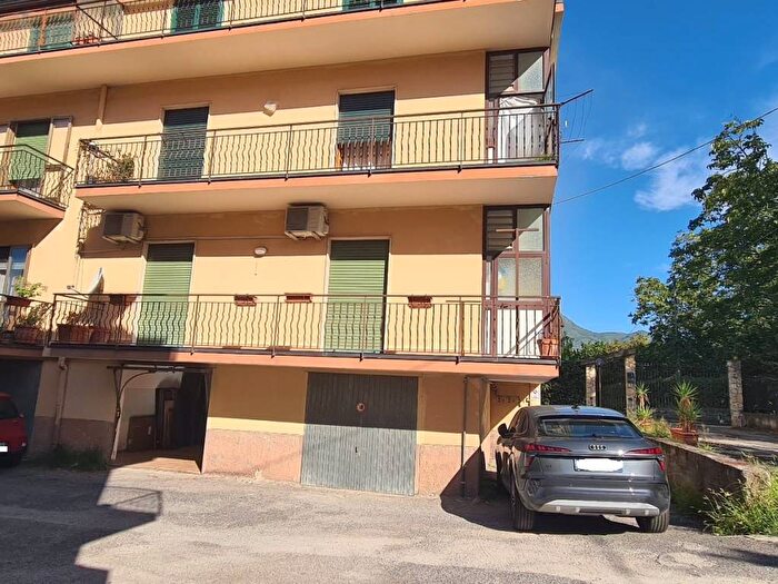 Casa trilocale in vendita in Via Malche, Giffoni Sei Casali