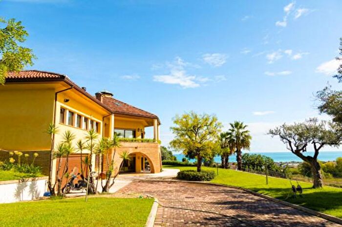 Casa con 5 locali in vendita in Contrada Pretaro, Francavilla Al Mare