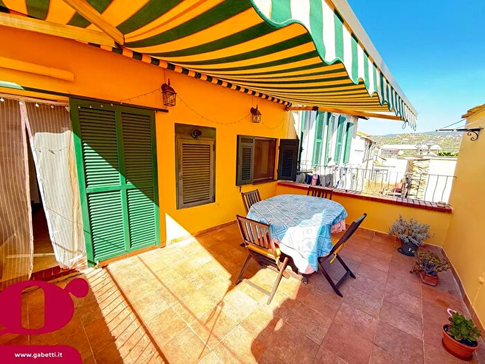 Casa con 5 locali in vendita in Salita Centrale, Imperia