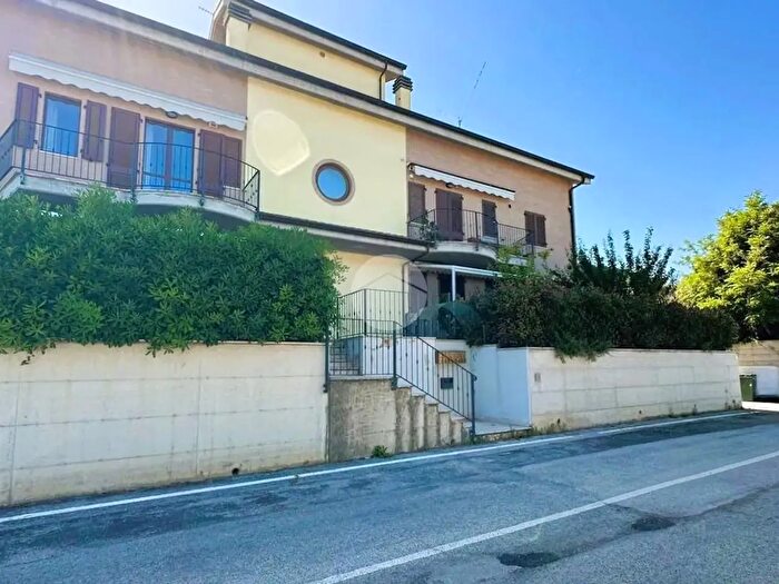 Appartamento quadrilocale in vendita in Via San Donato, Grottammare