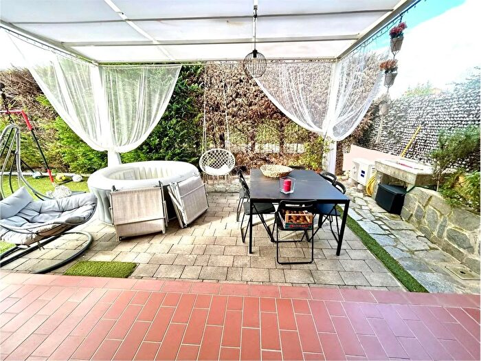 Casa con 5 locali in vendita in Sarzana