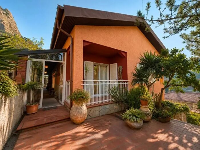 Appartamento con 5 locali in vendita in Corso Limone Piemonte, Ventimiglia