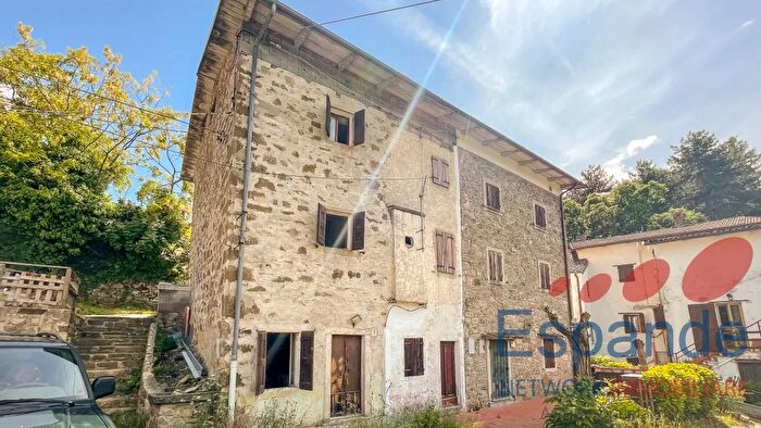 Casa trilocale in vendita in Via Calabria, Camugnano