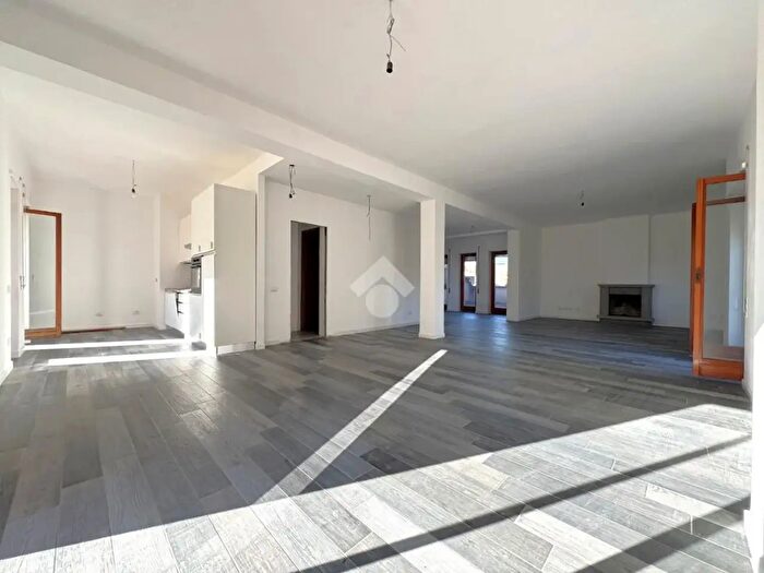 Appartamento con 5 locali in vendita in Via Monfalcone, Viterbo