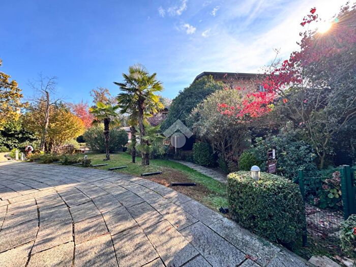 Appartamento trilocale in vendita in Via Respighi, Seregno