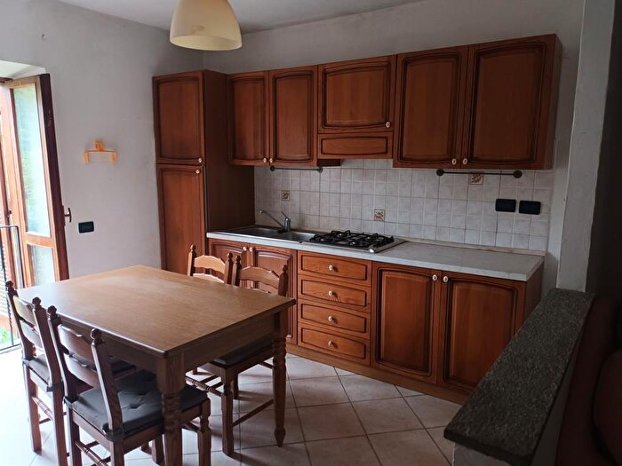 Casa quadrilocale in vendita in Monastero Di Vasco