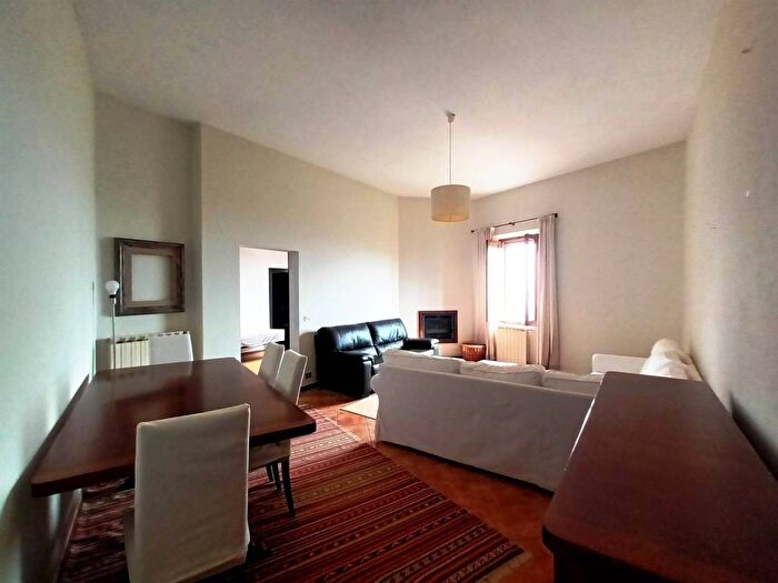 Appartamento con 6 locali in affitto in Via Ricasoli, Centro, Cetona