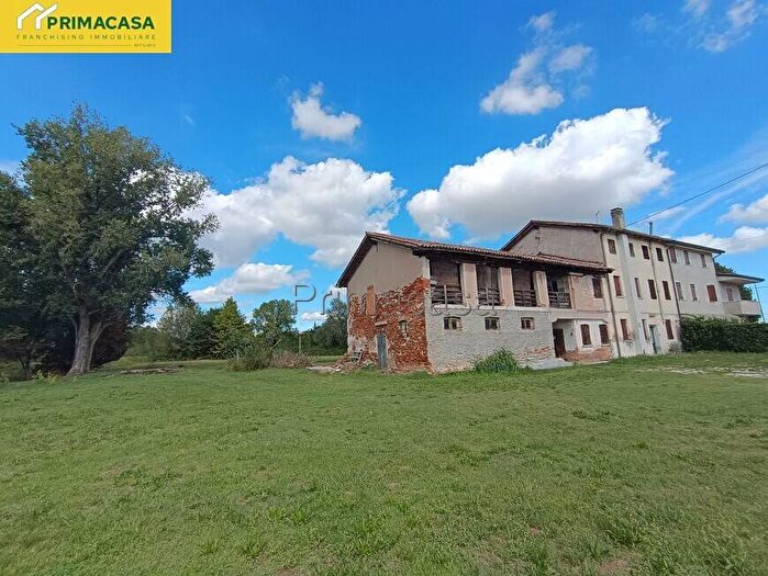 Casa con 6 locali in vendita in VIA MONIEGO CENTRO, Moniego, Noale