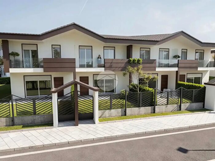 Casa quadrilocale in vendita in Via Monte Rosa, Mesero
