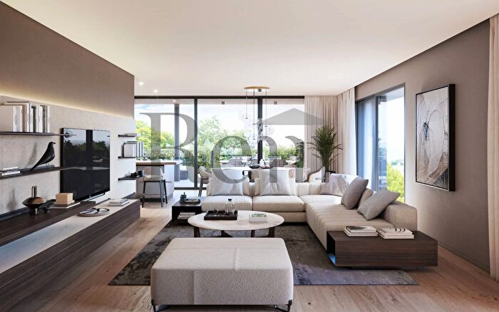 Appartamento con 9 locali in vendita in Via Cavalleggeri Treviso, Treviso