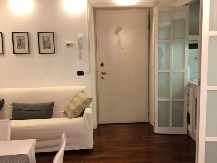 Appartamento bilocale in affitto in Via Anfiteatro, Lanza, Milano