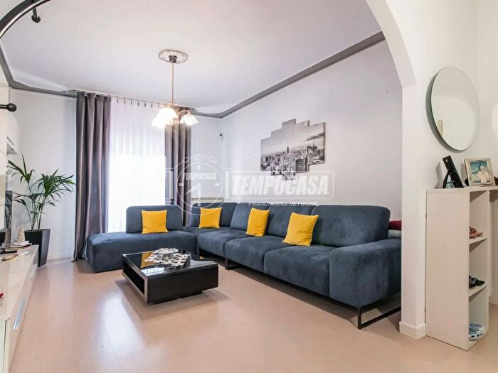 Appartamento trilocale in vendita in Via Ambrogio Colombo, Gorla Minore