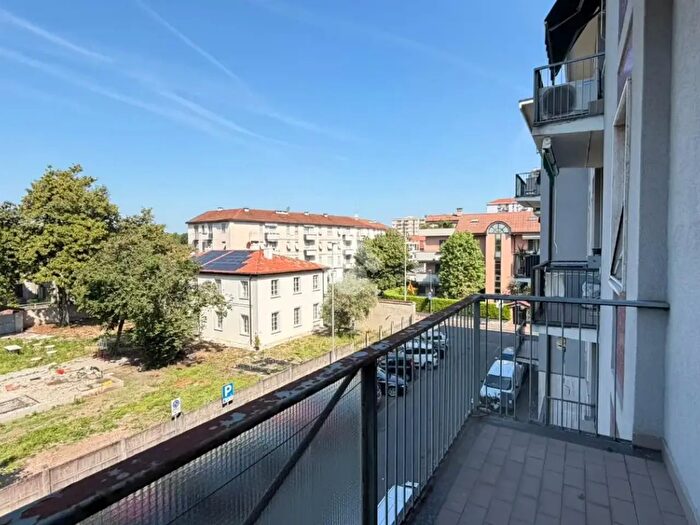 Appartamento trilocale in vendita in Via Damiano Chiesa, Desio